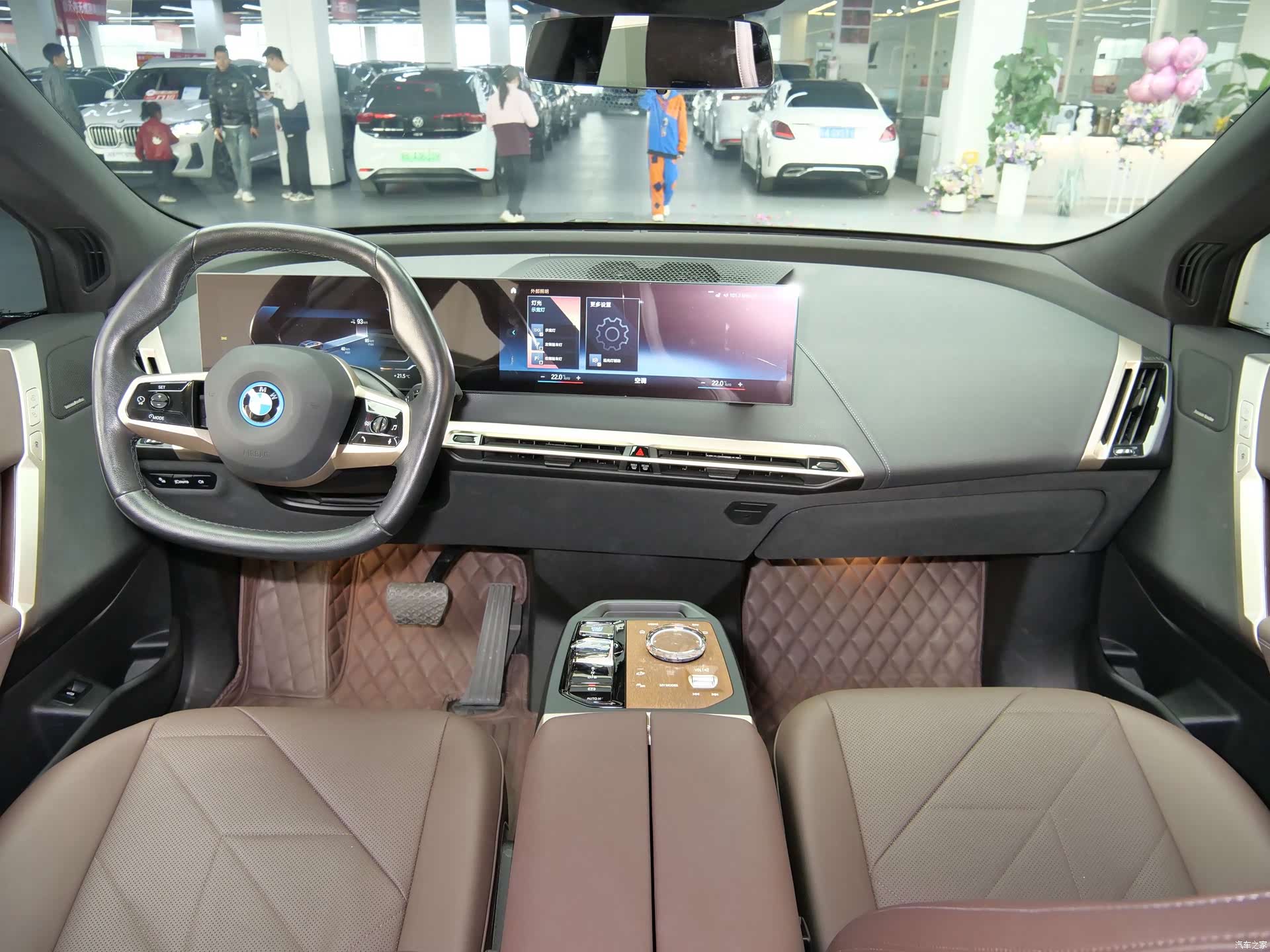 BMW iX, 2023 7