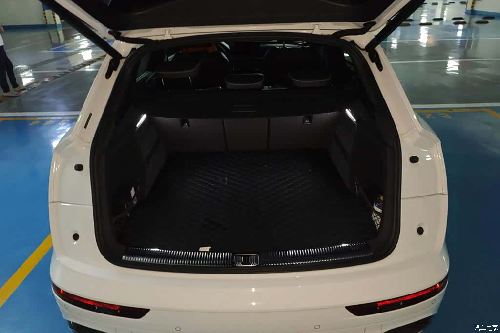 Audi Q5L, 2024 4