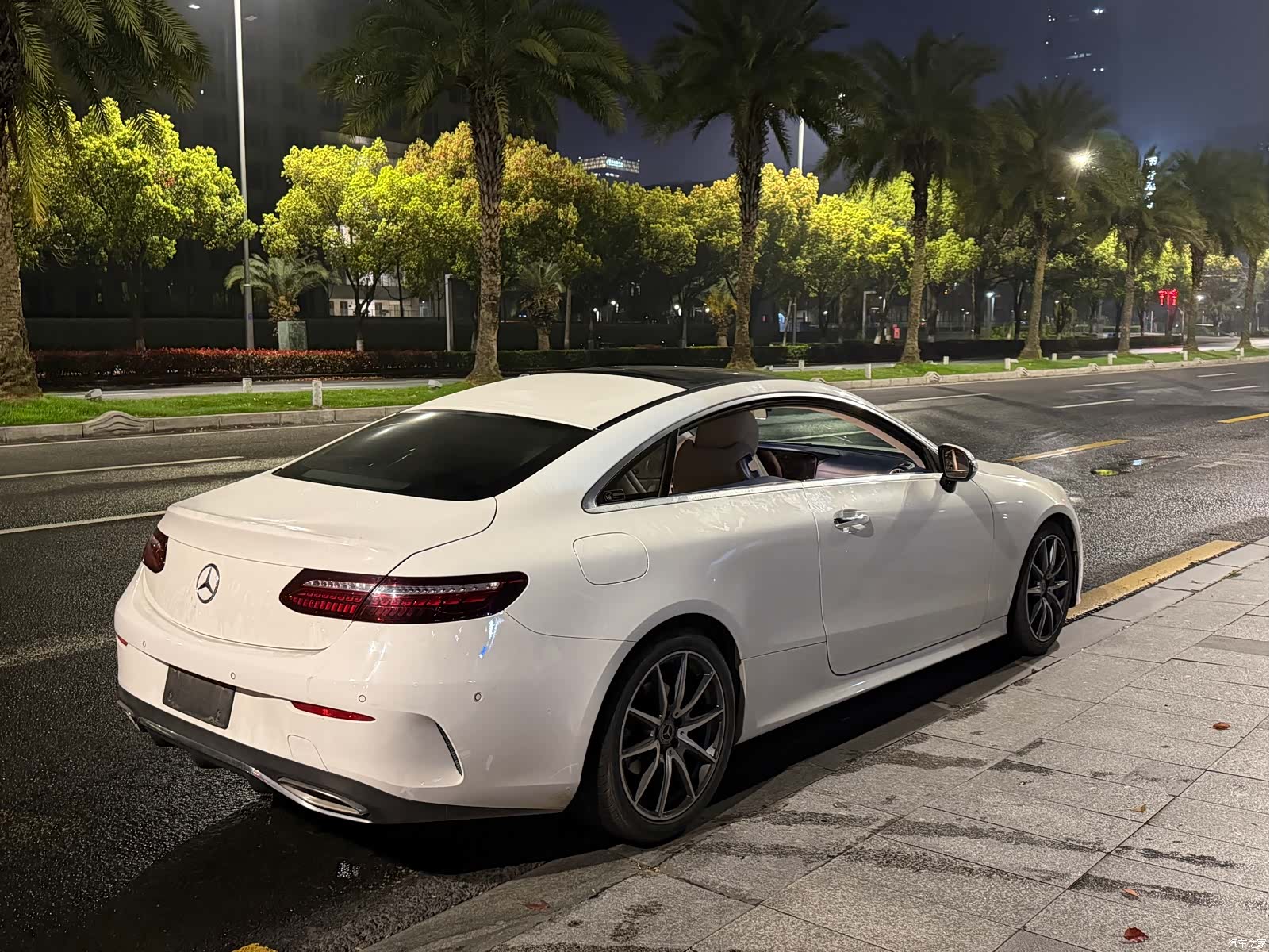 Mercedes-Benz E-Class, 2023 20