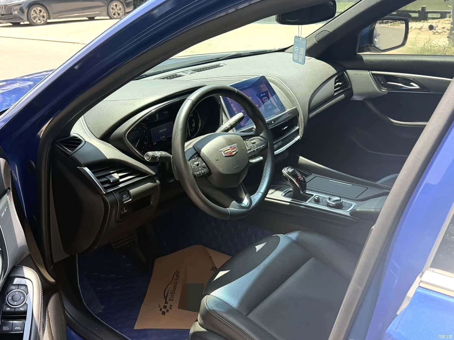 Cadillac CT5, 2021 все фото