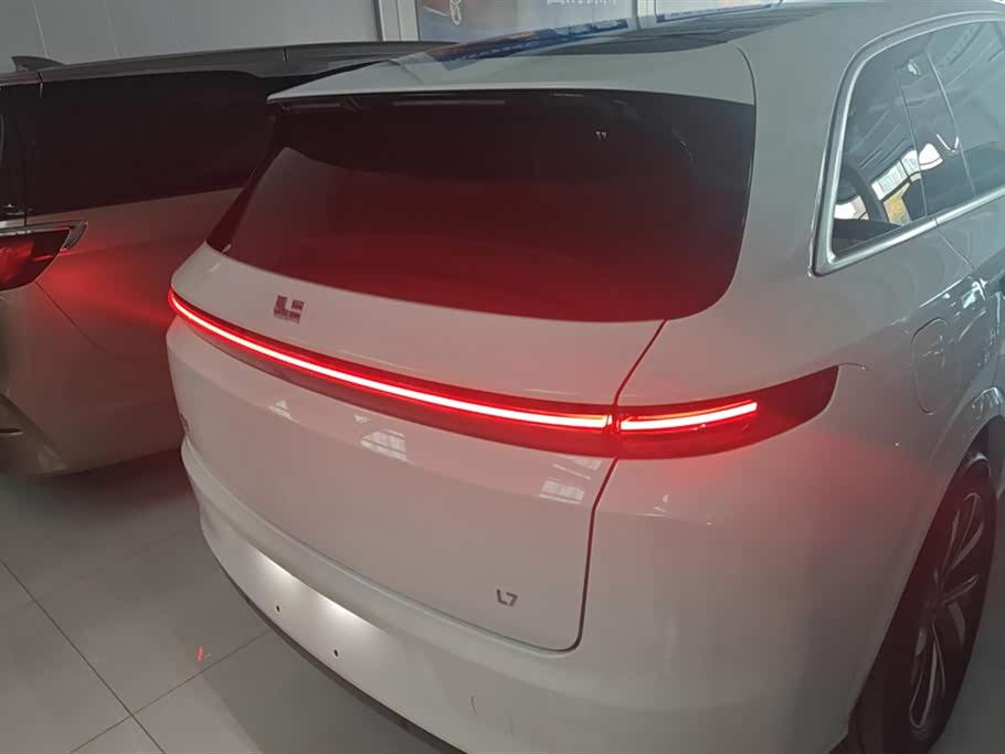 Li Auto Ideal L7