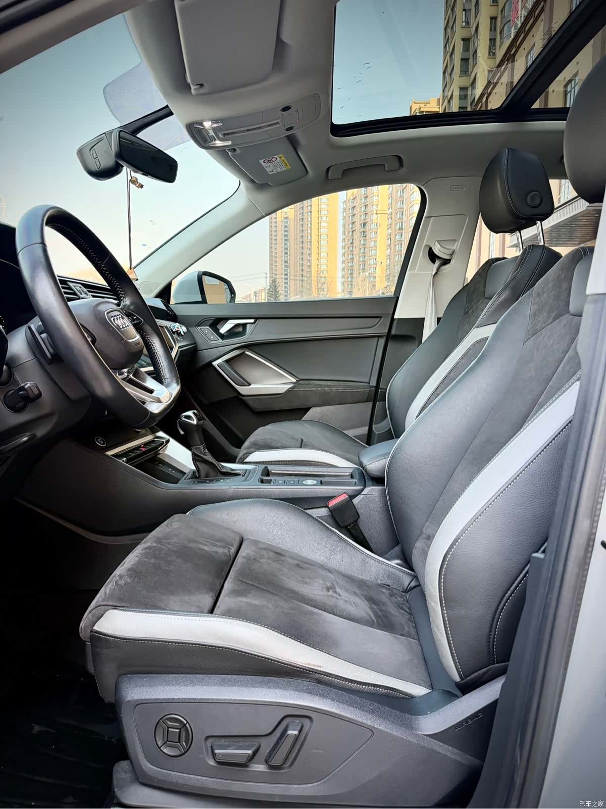 Audi Q3, 2022 10