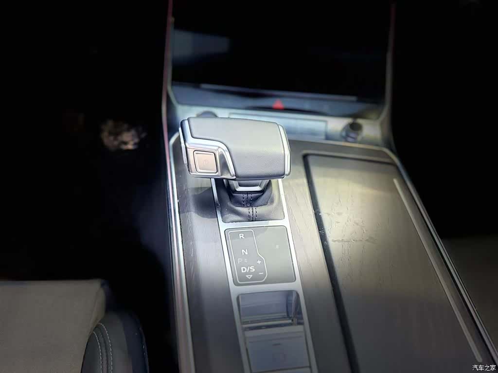Audi A6L, 2025 15