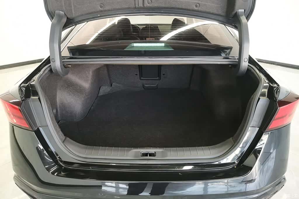 Nissan Teana, 2022 4