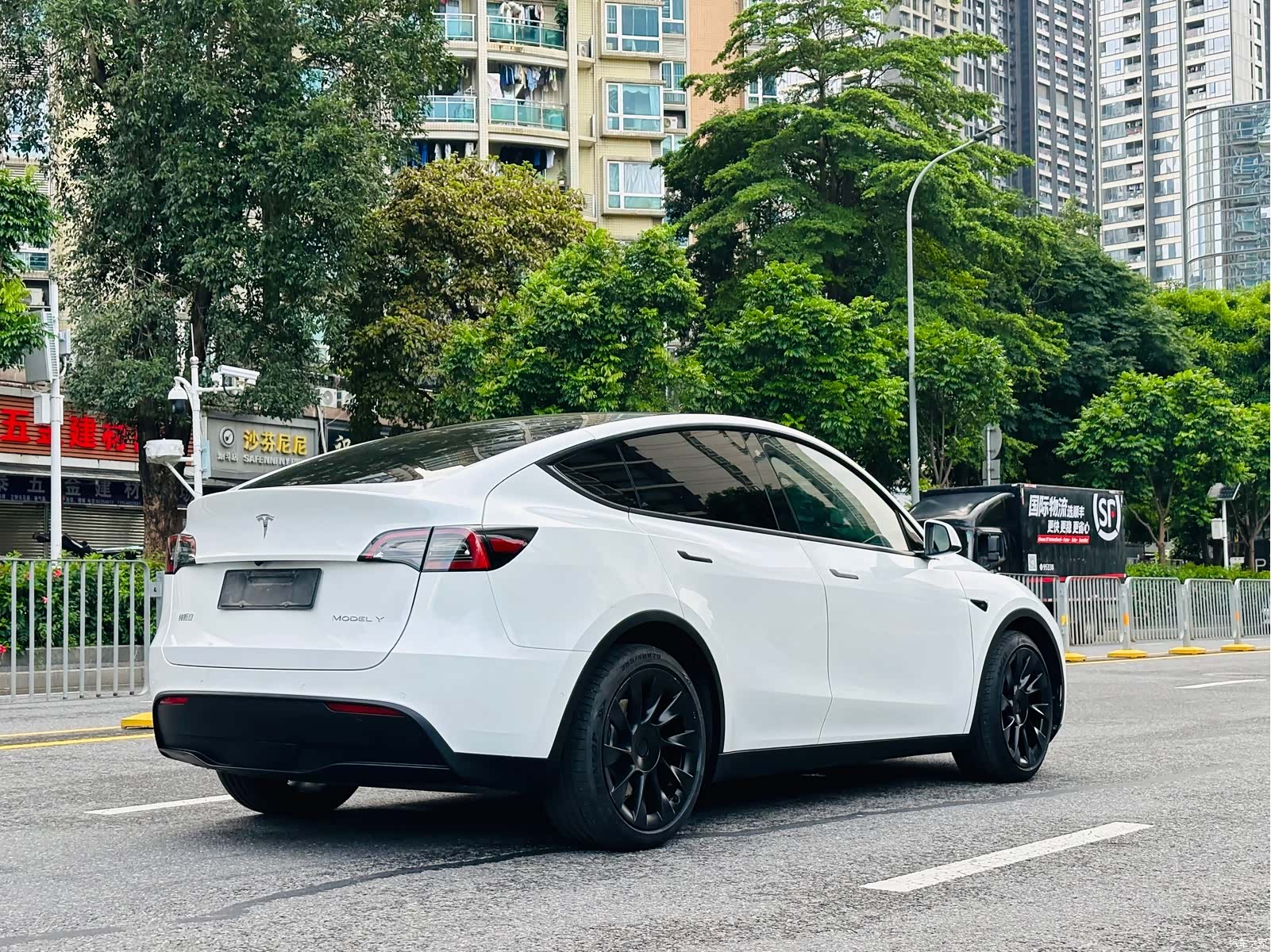 Tesla Model Y, 2021 все фото