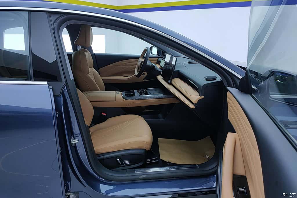 Geely 8, 2025 8