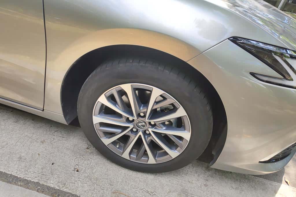 Lexus ES, 2025 6