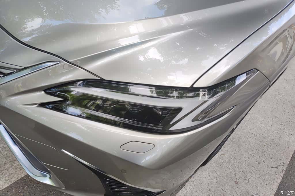 Lexus ES, 2025 все фото