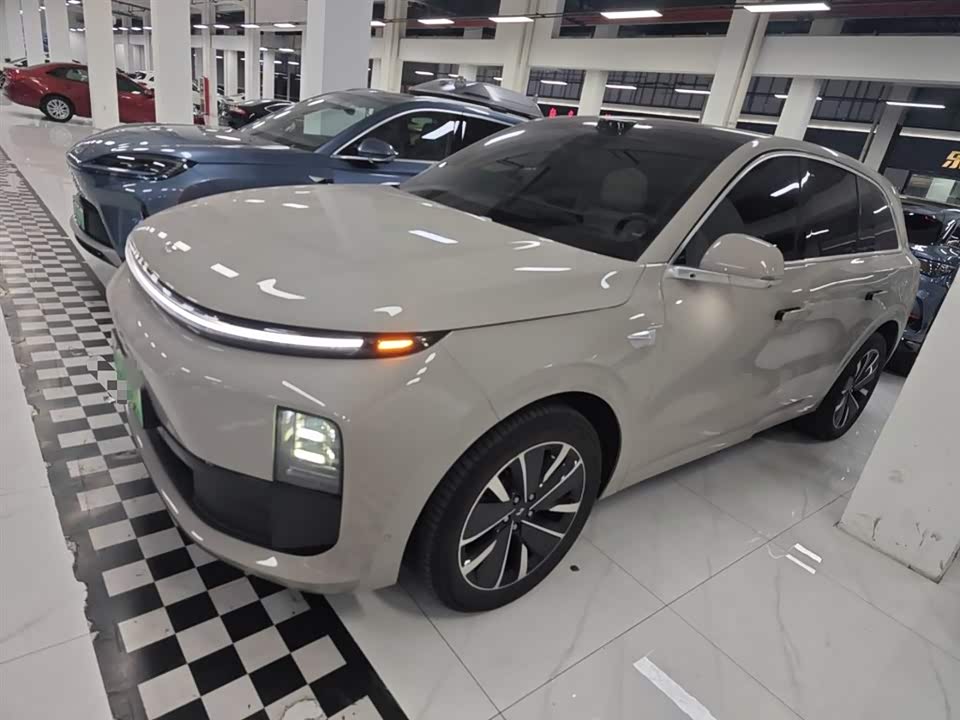 Li Auto Ideal L6