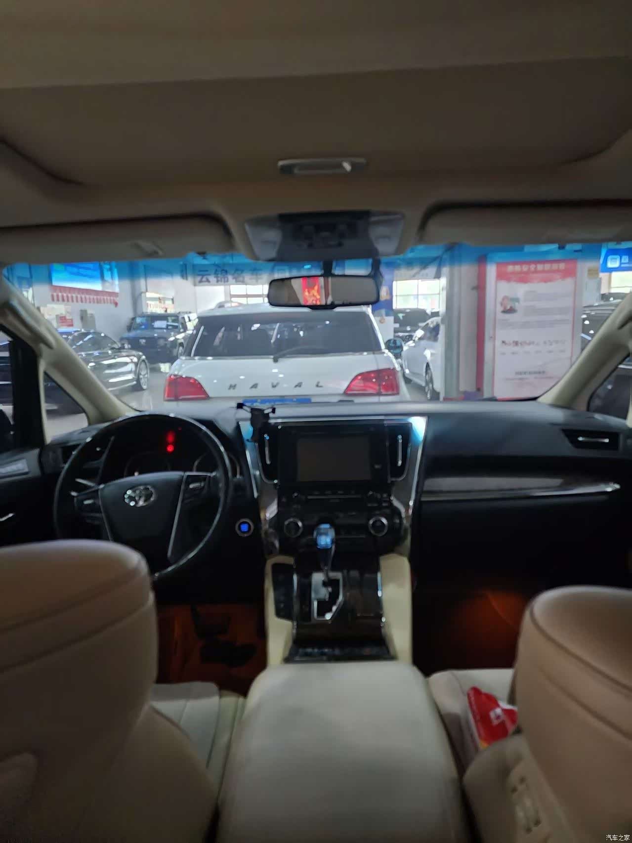 Toyota Alphard, 2019 все фото