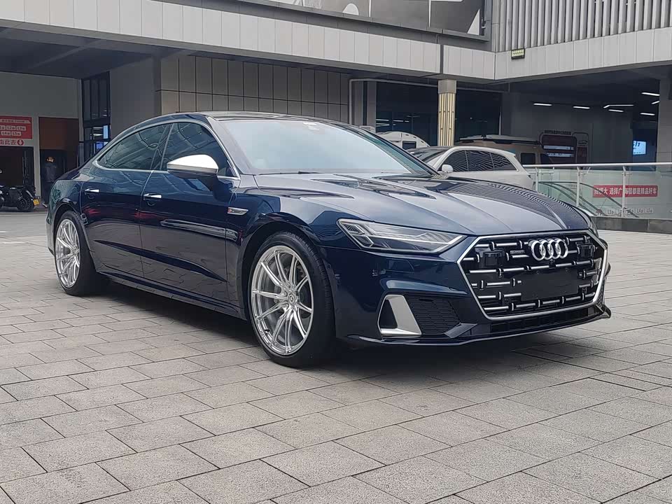 Audi A7L