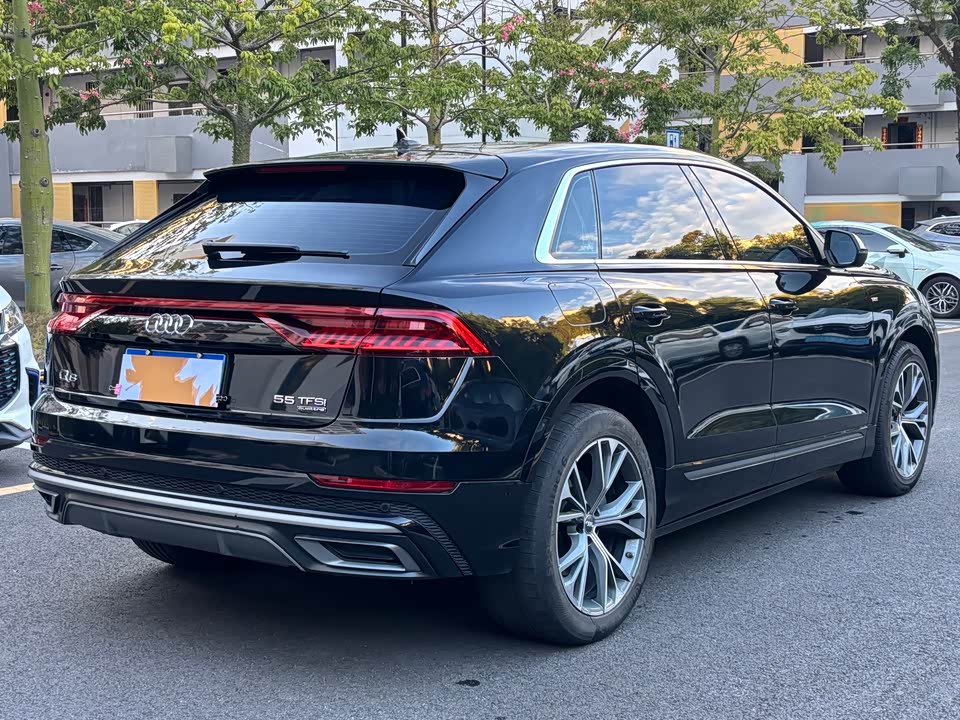 Audi Q8