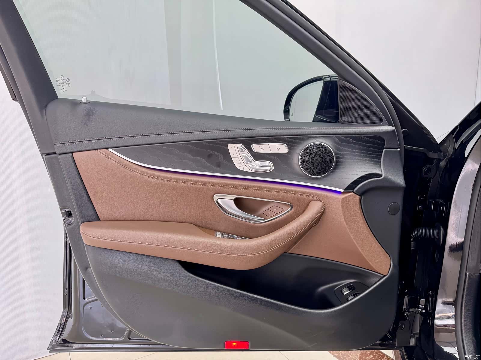 Mercedes-Benz E-Class, 2023 8