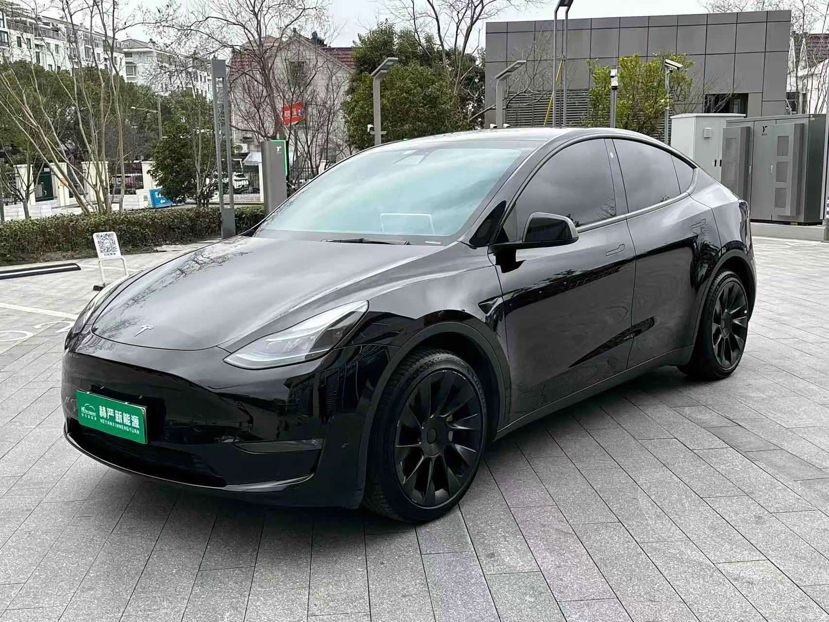 Tesla Model Y, 2023 1