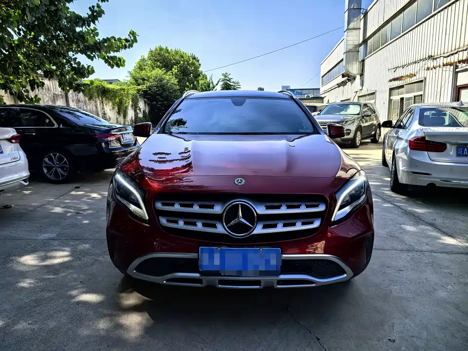 Mercedes-Benz GLA