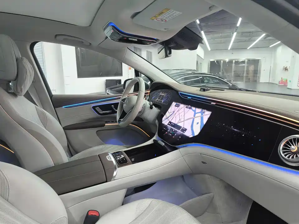 Mercedes-Benz EQS SUV