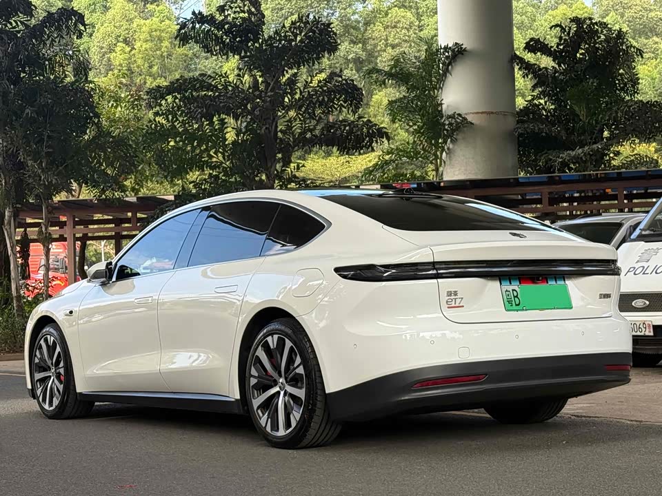 NIO ET7