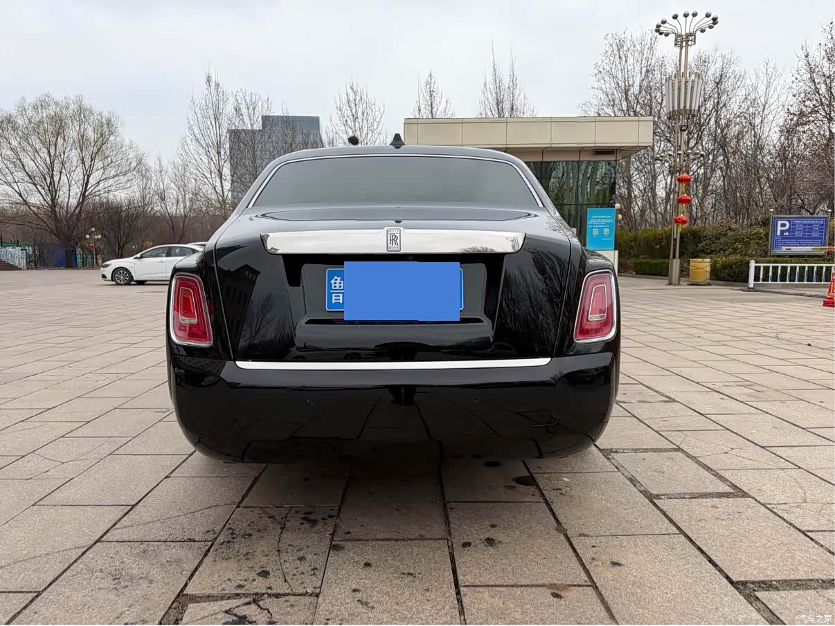 Rolls-Royce Phantom, 2021 9