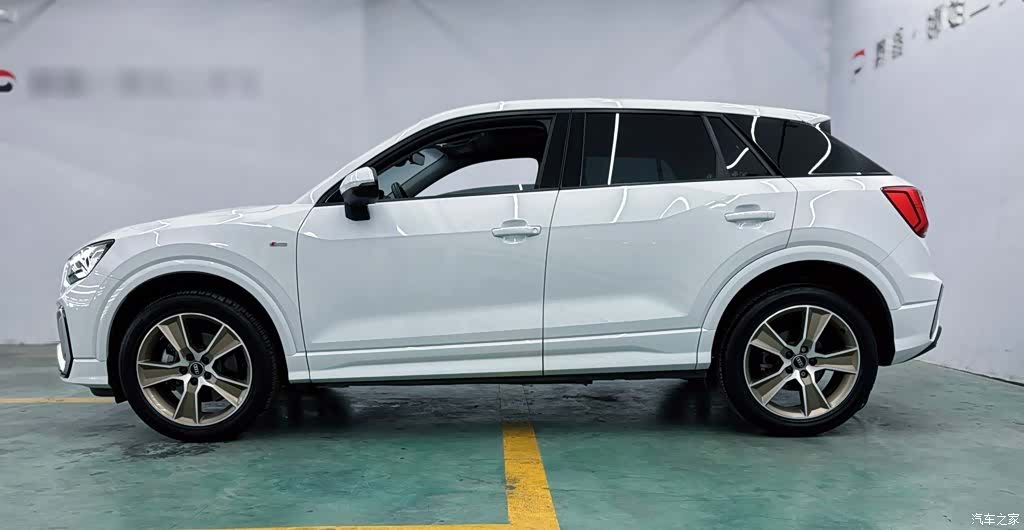 Audi Q2L, 2024 12