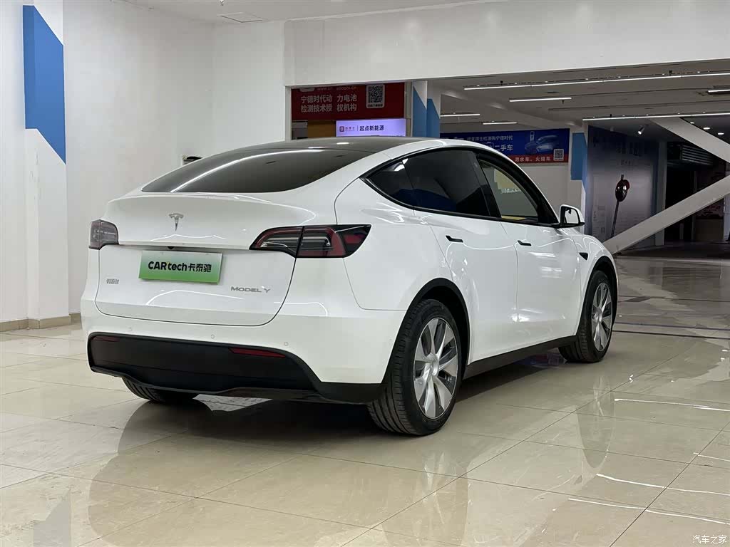 Tesla Model Y, 2022 4