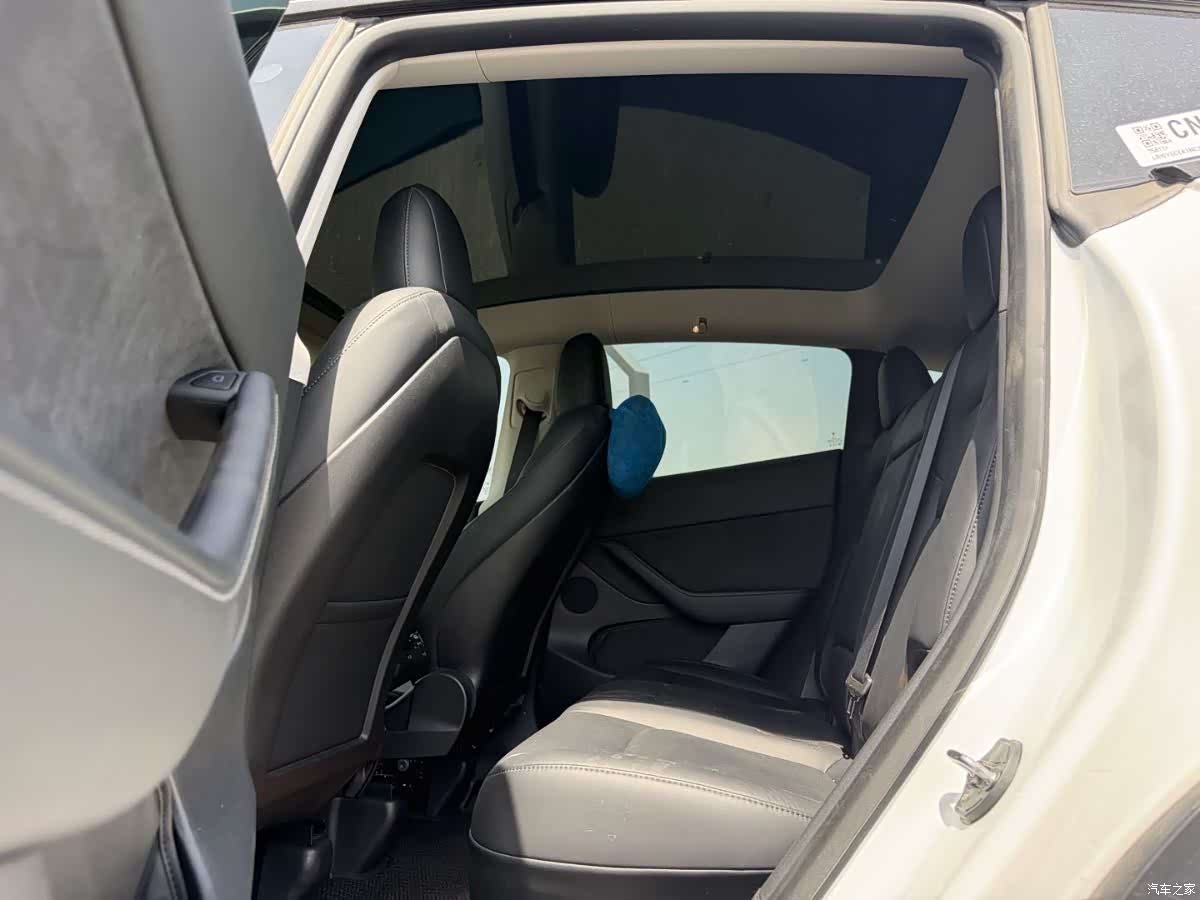 Tesla Model Y, 2022 13