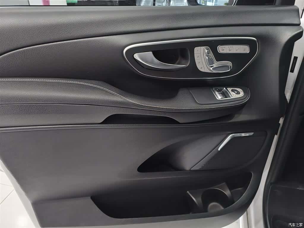 Mercedes-Benz V-Class, 2020 7