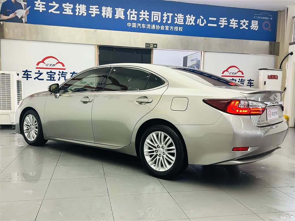 Lexus ES, 2017 7