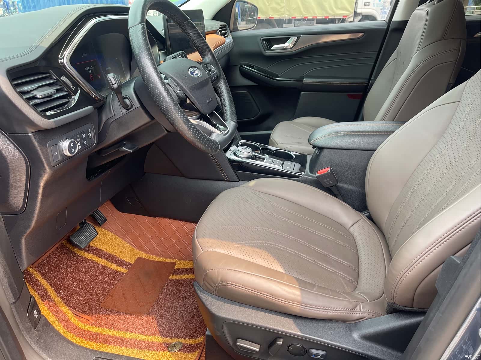Ford Escape, 2023 все фото