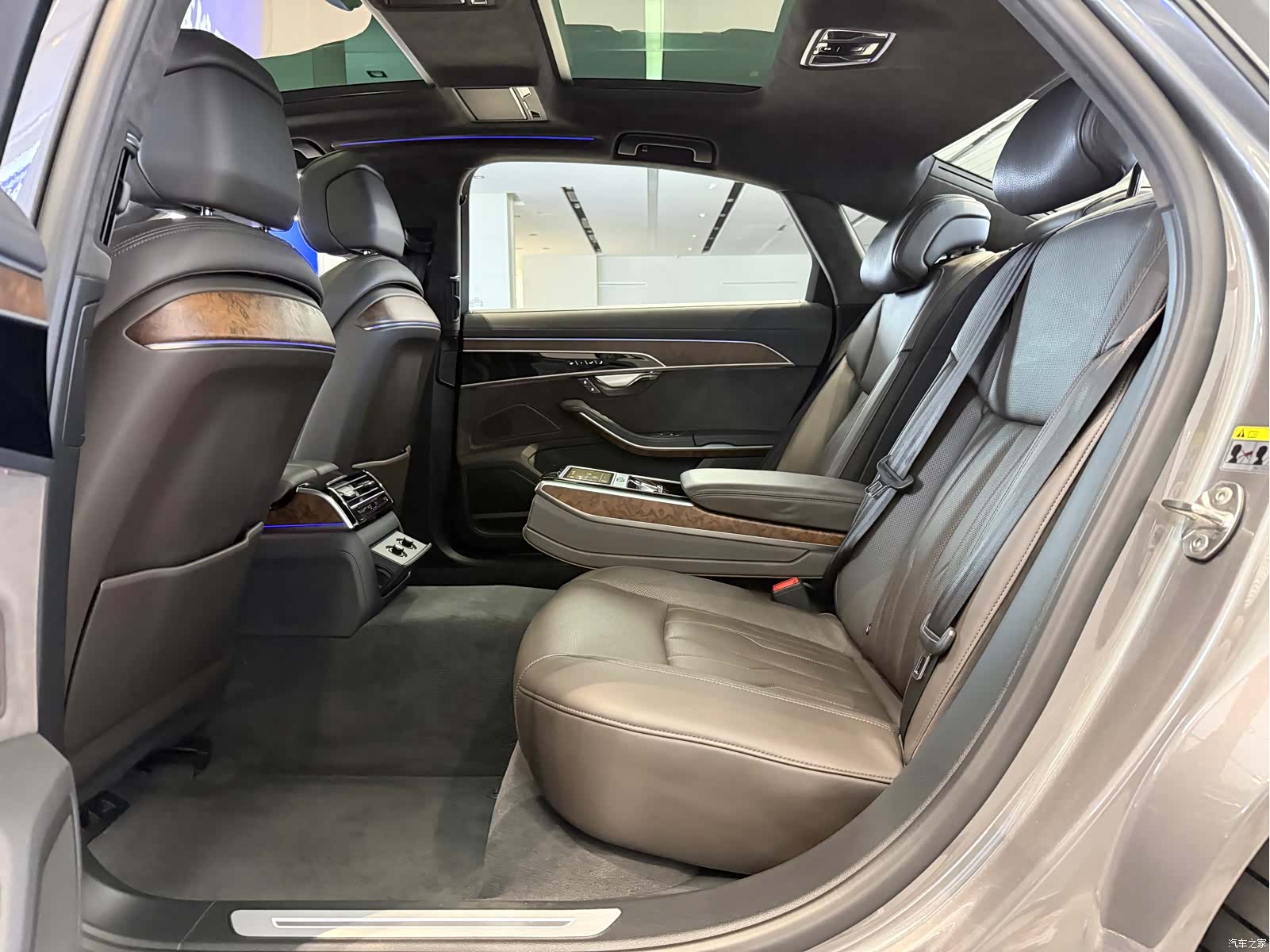 Audi A8L, 2019 12