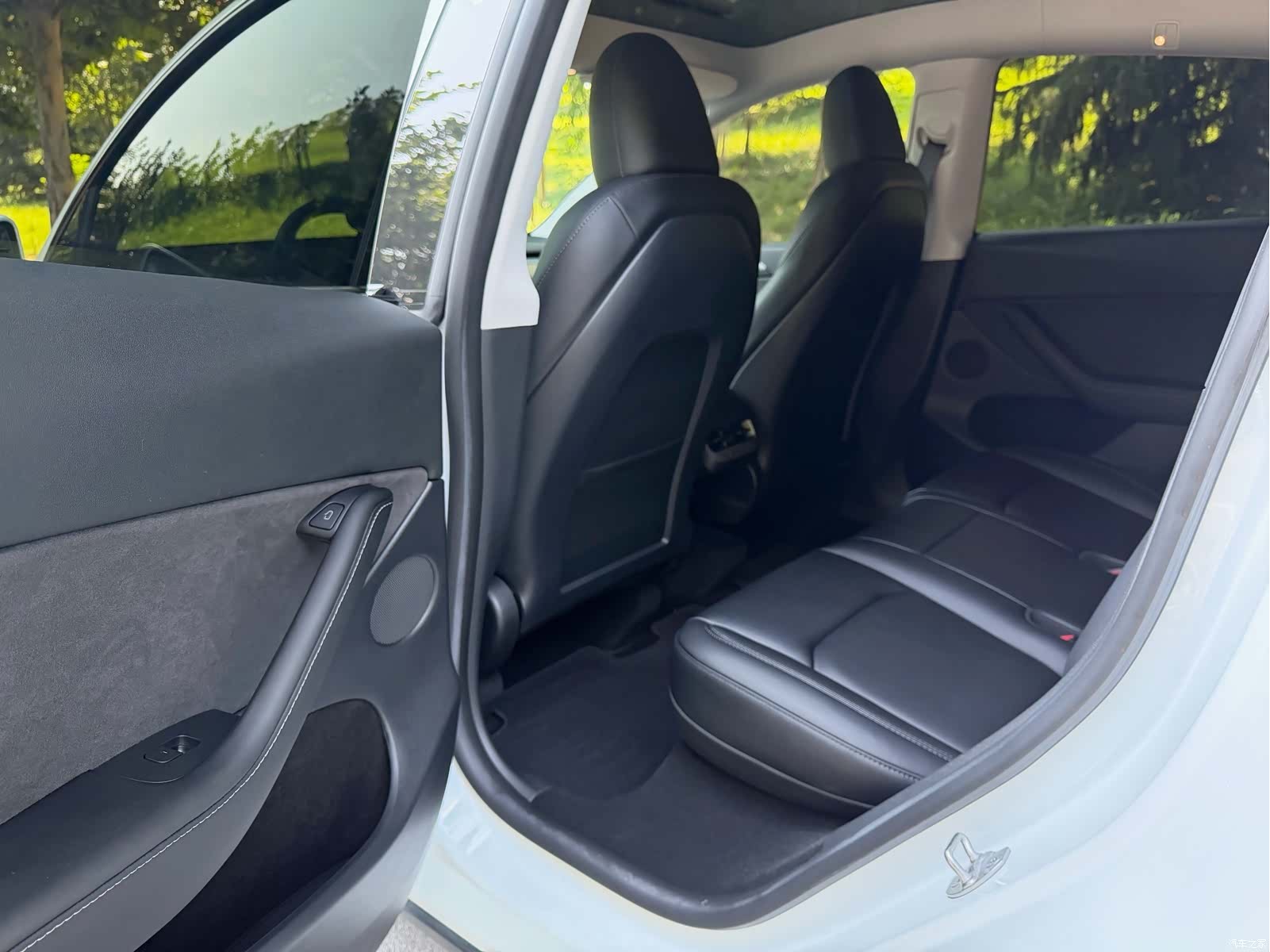 Tesla Model Y, 2023 13