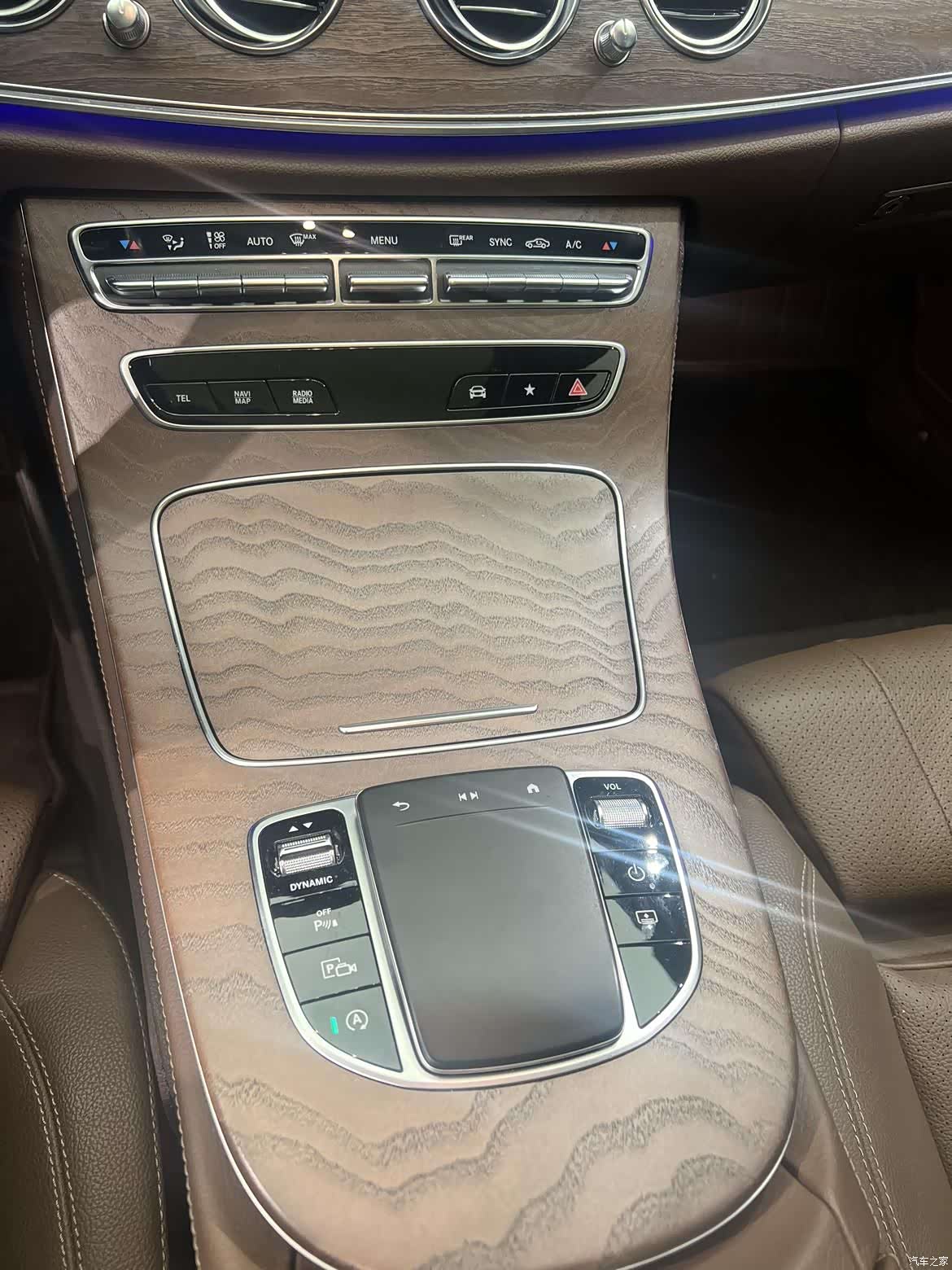 Mercedes-Benz E-Class, 2022 11