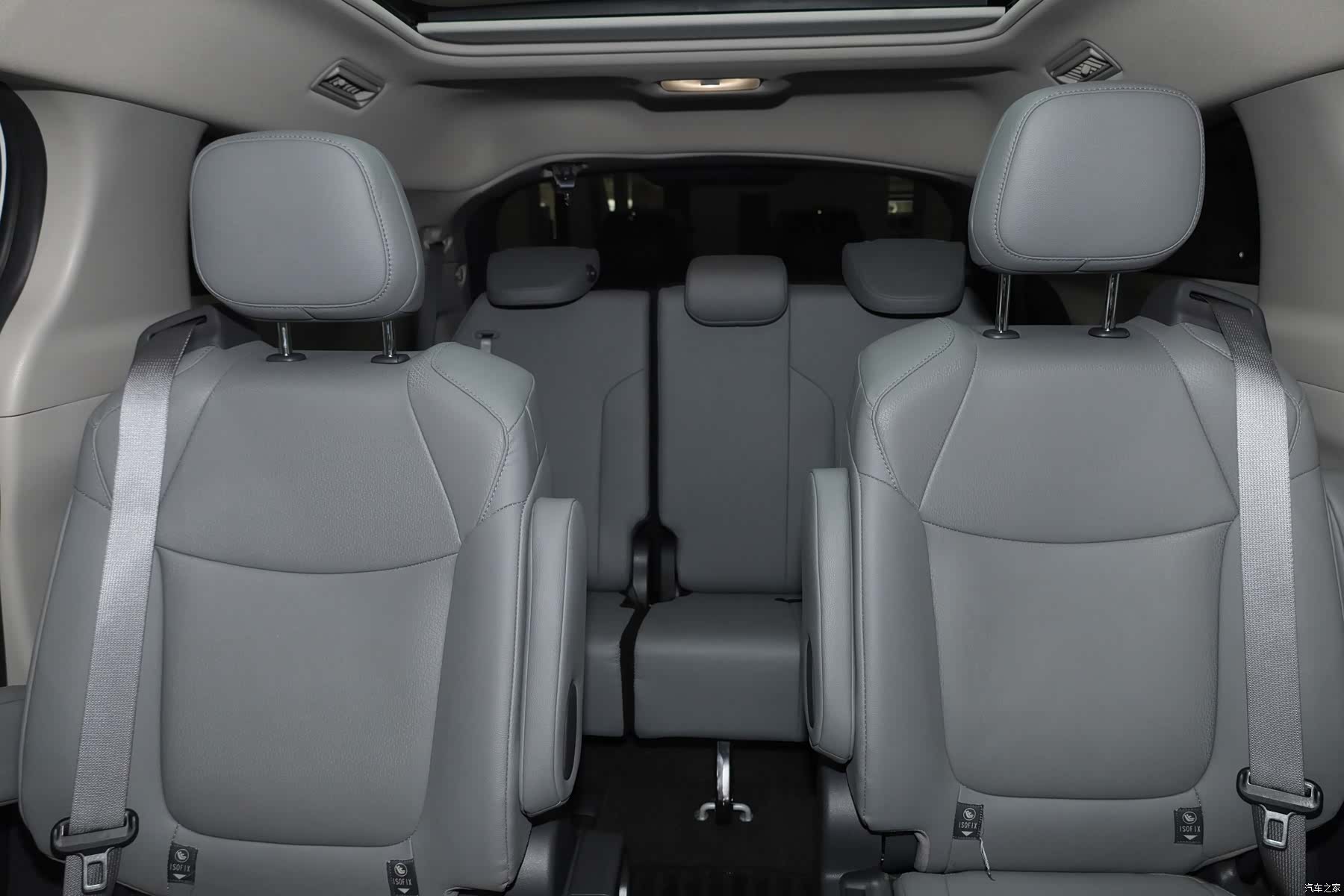 Toyota Granvia, 2024 29