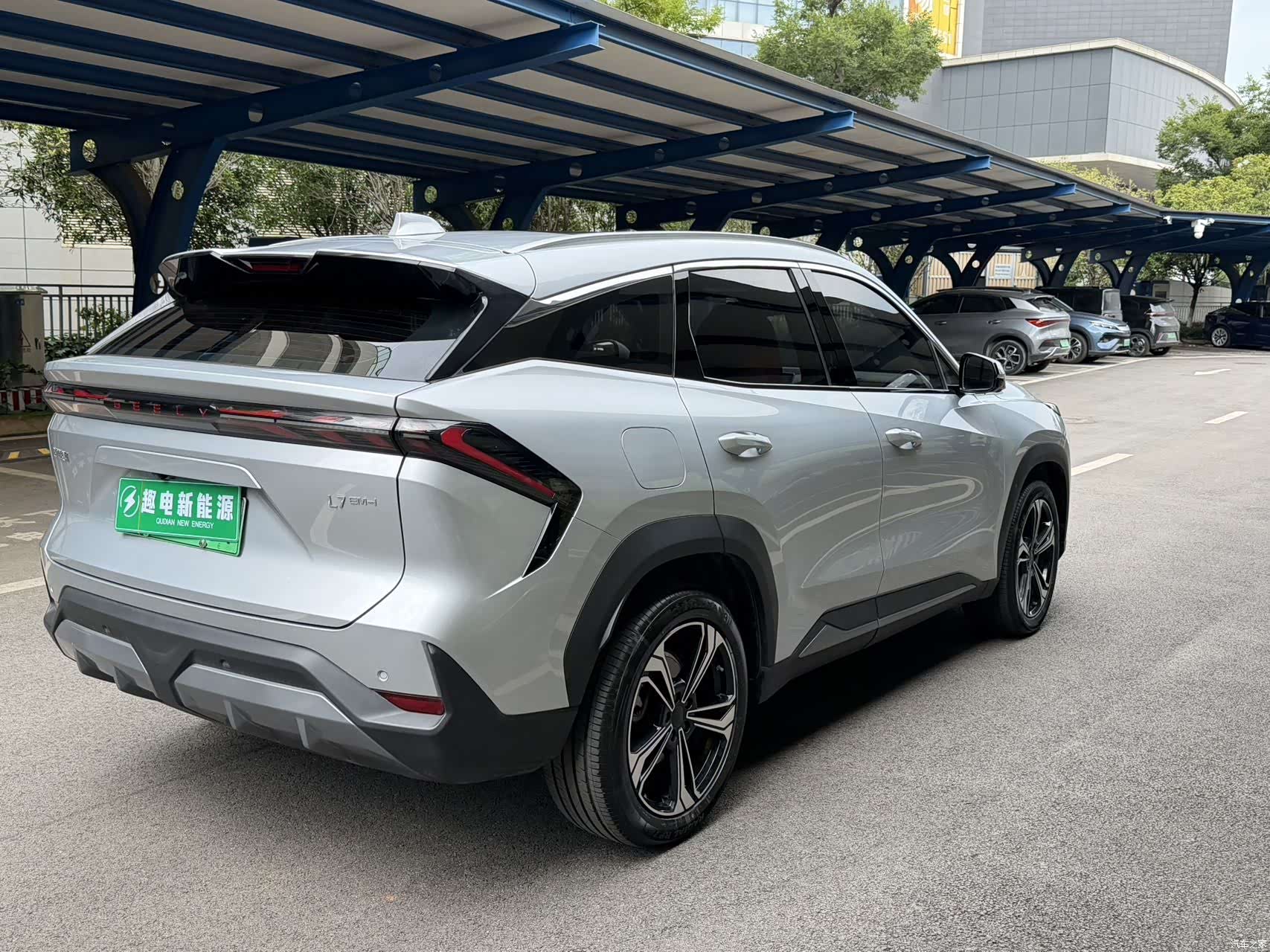 Geely Galaxy L7, 2025 13