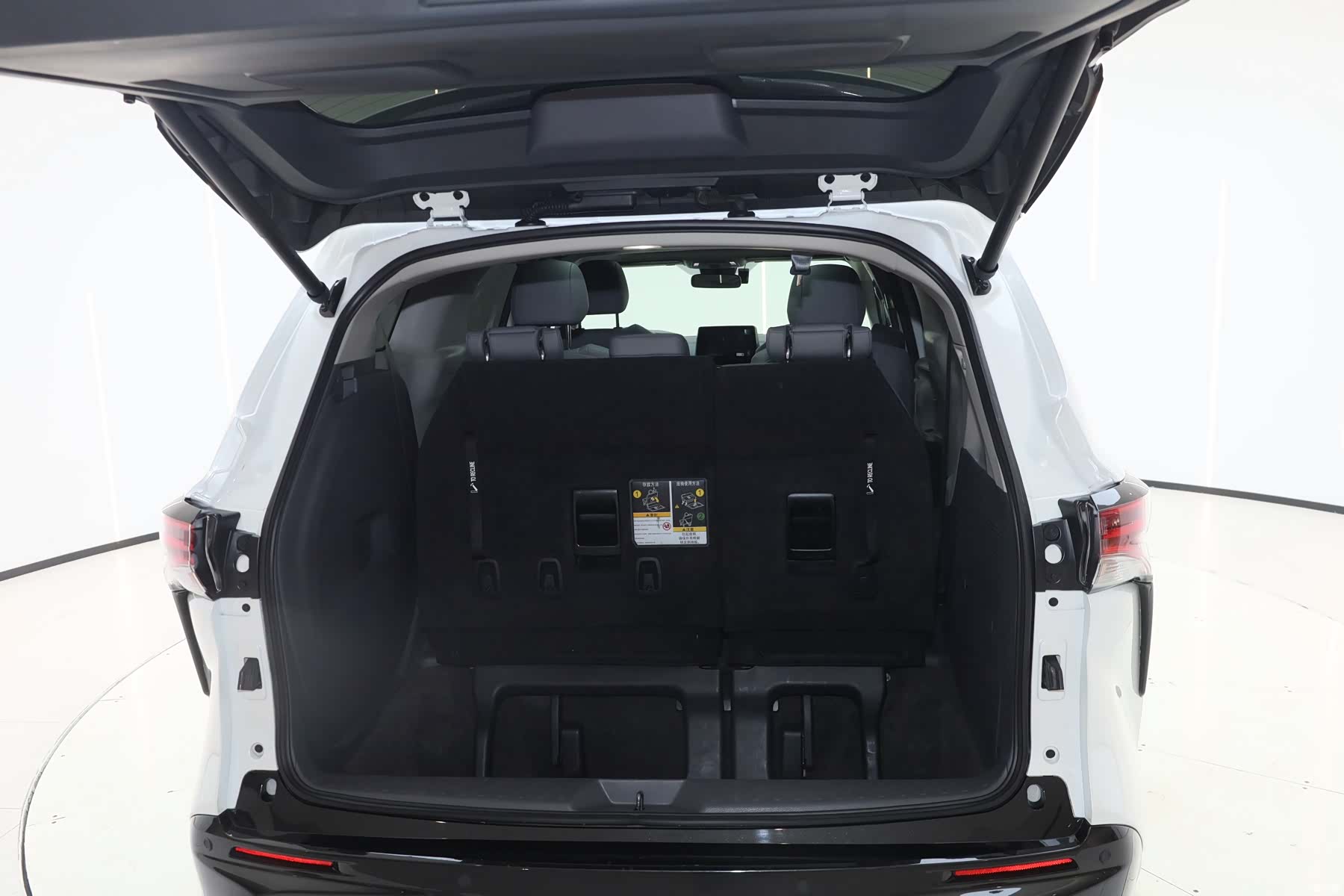 Toyota Granvia, 2024 14