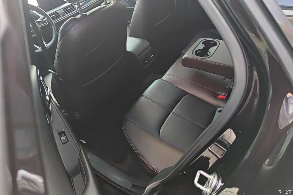 Mazda CX-4, 2021 11