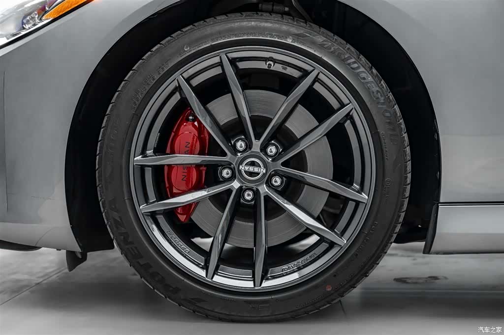 Nissan 400Z, 2023 42