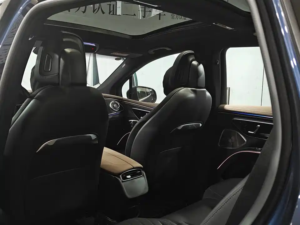 Mercedes-Benz EQS SUV