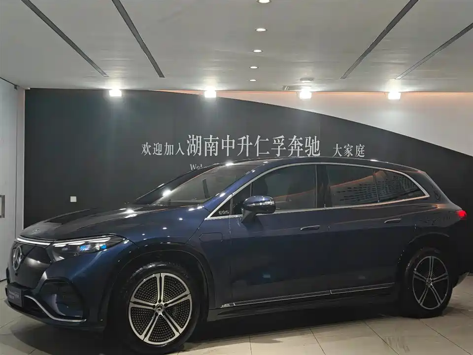 Mercedes-Benz EQS SUV