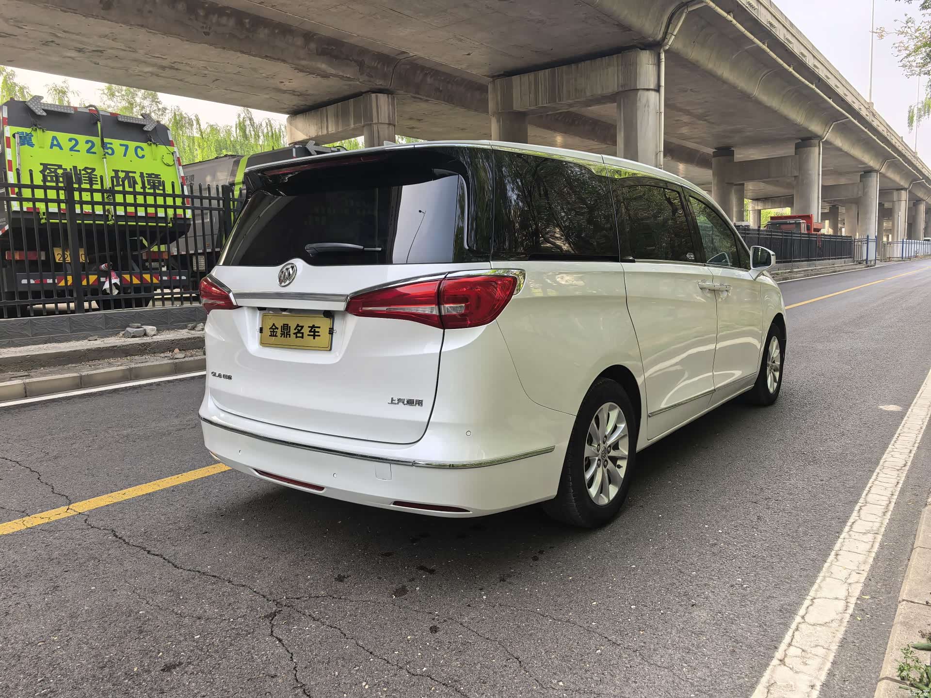 Buick GL8, 2019 все фото