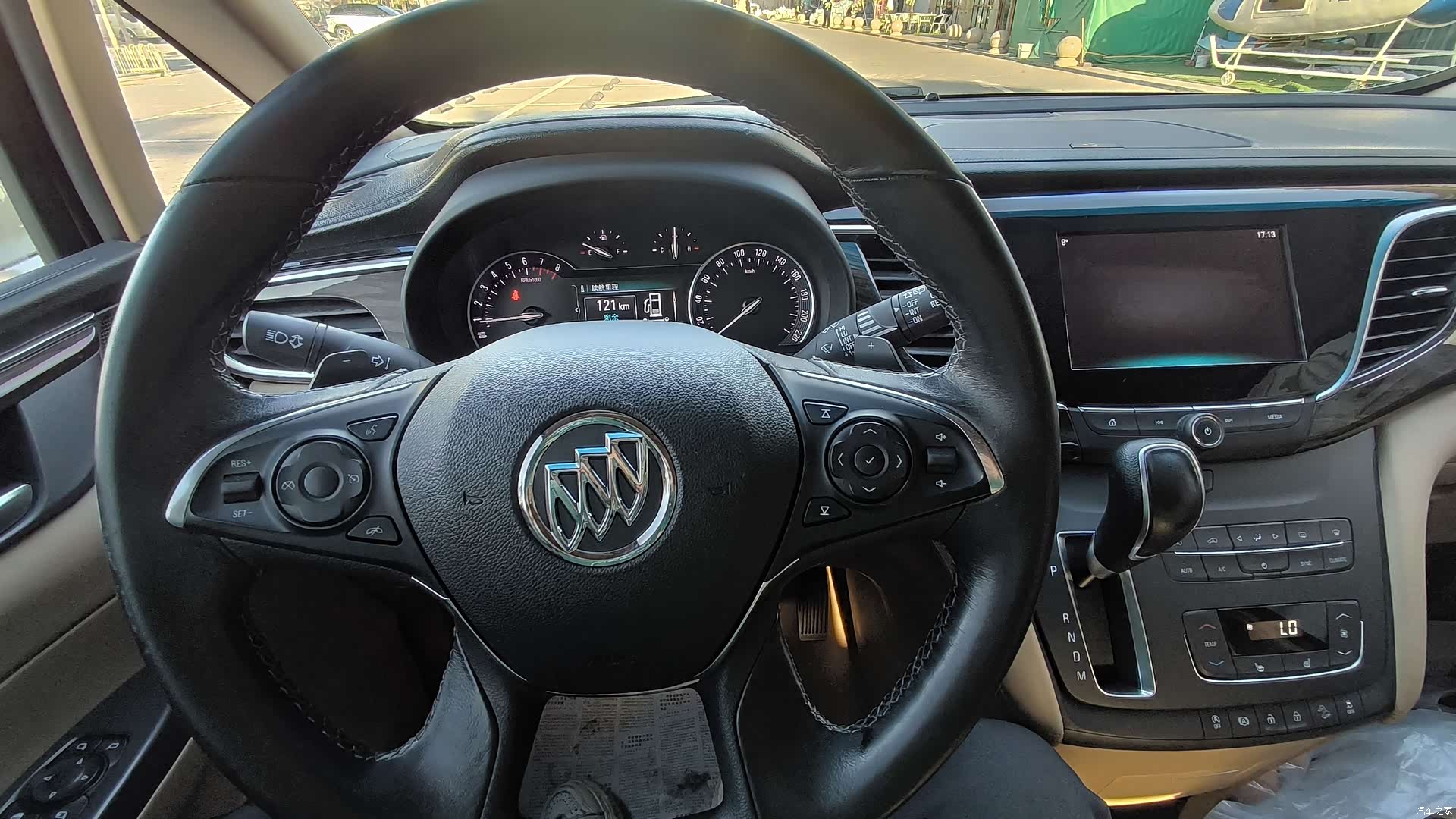 Buick GL8, 2017 8
