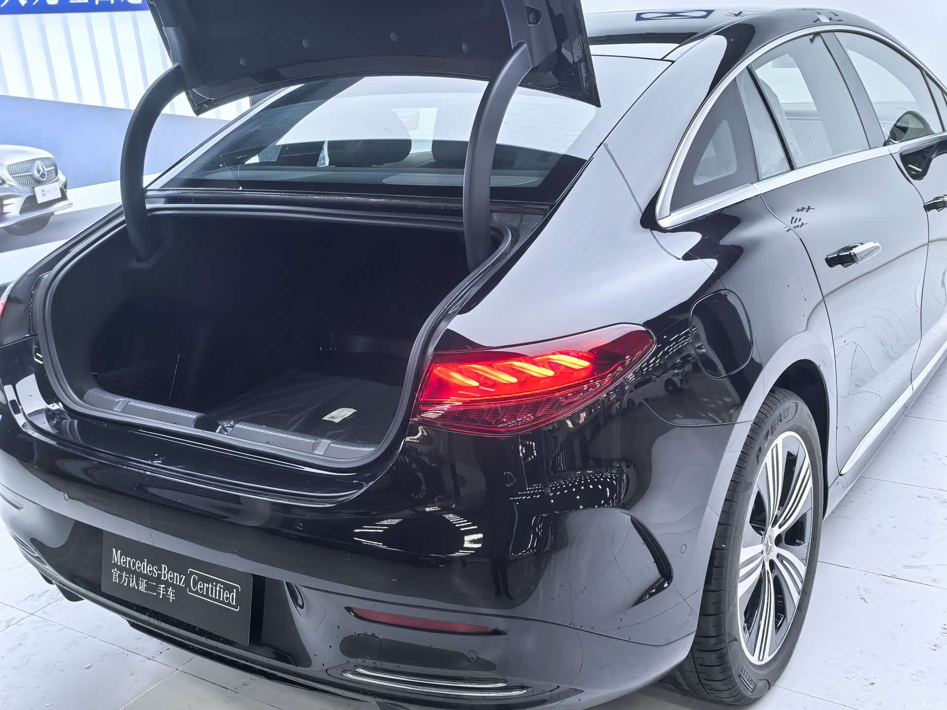 Mercedes-Benz EQE, 2025 7