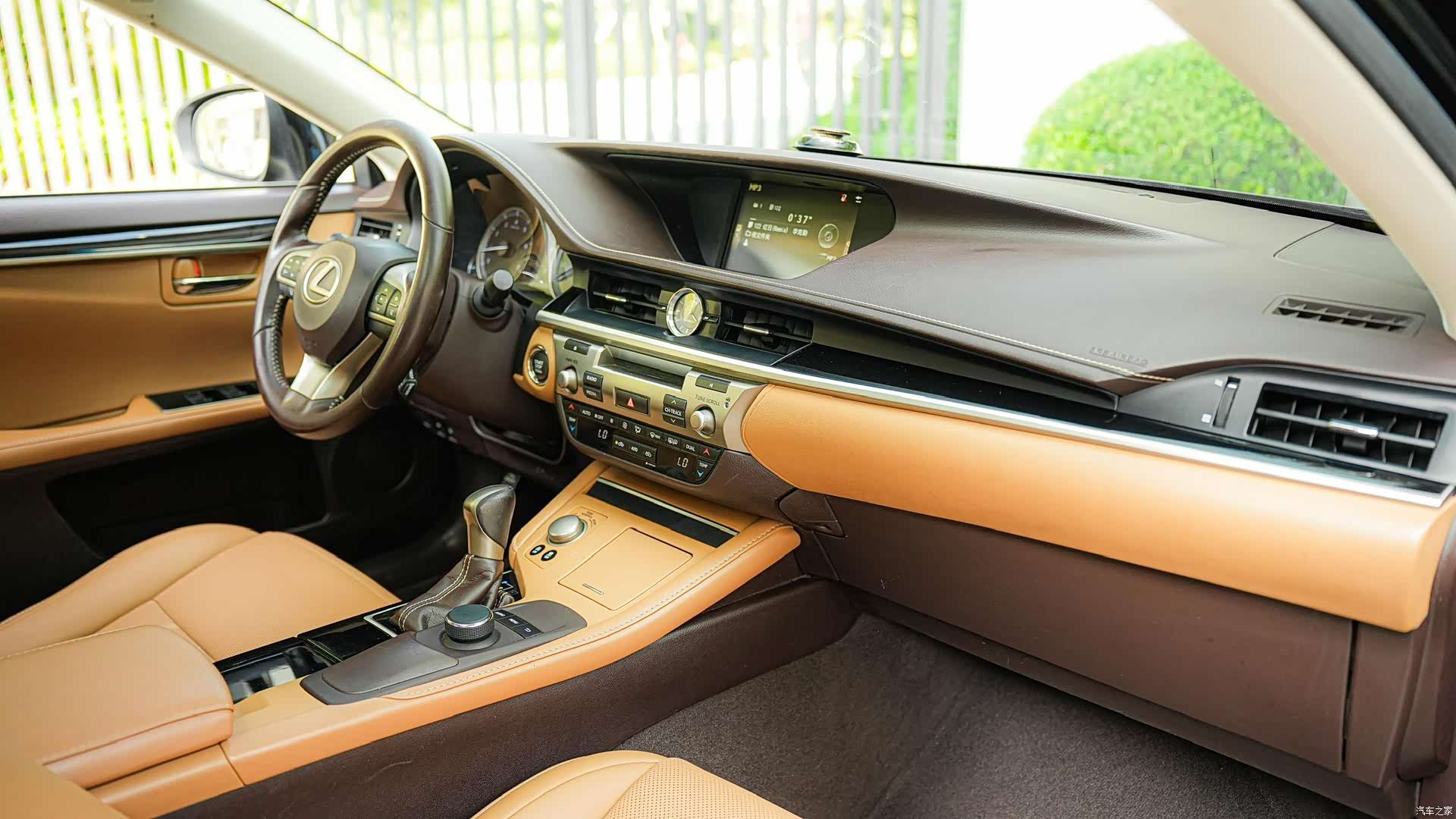 Lexus ES, 2018 10