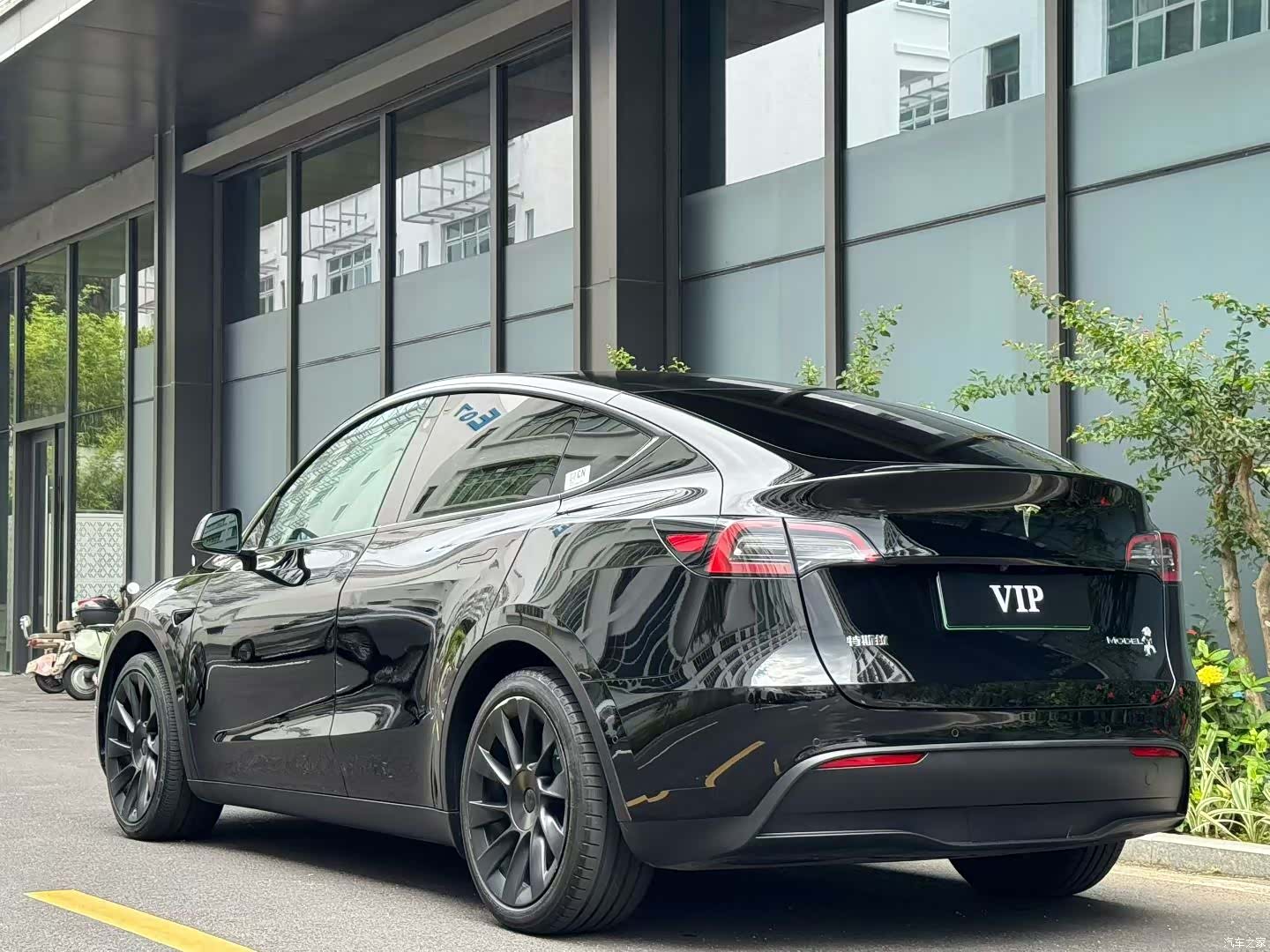 Tesla Model Y, 2022 14