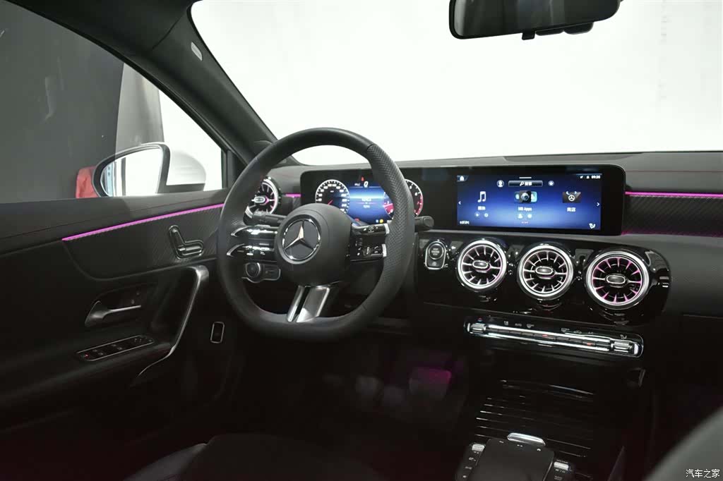 Mercedes-Benz A-Class, 2024 6