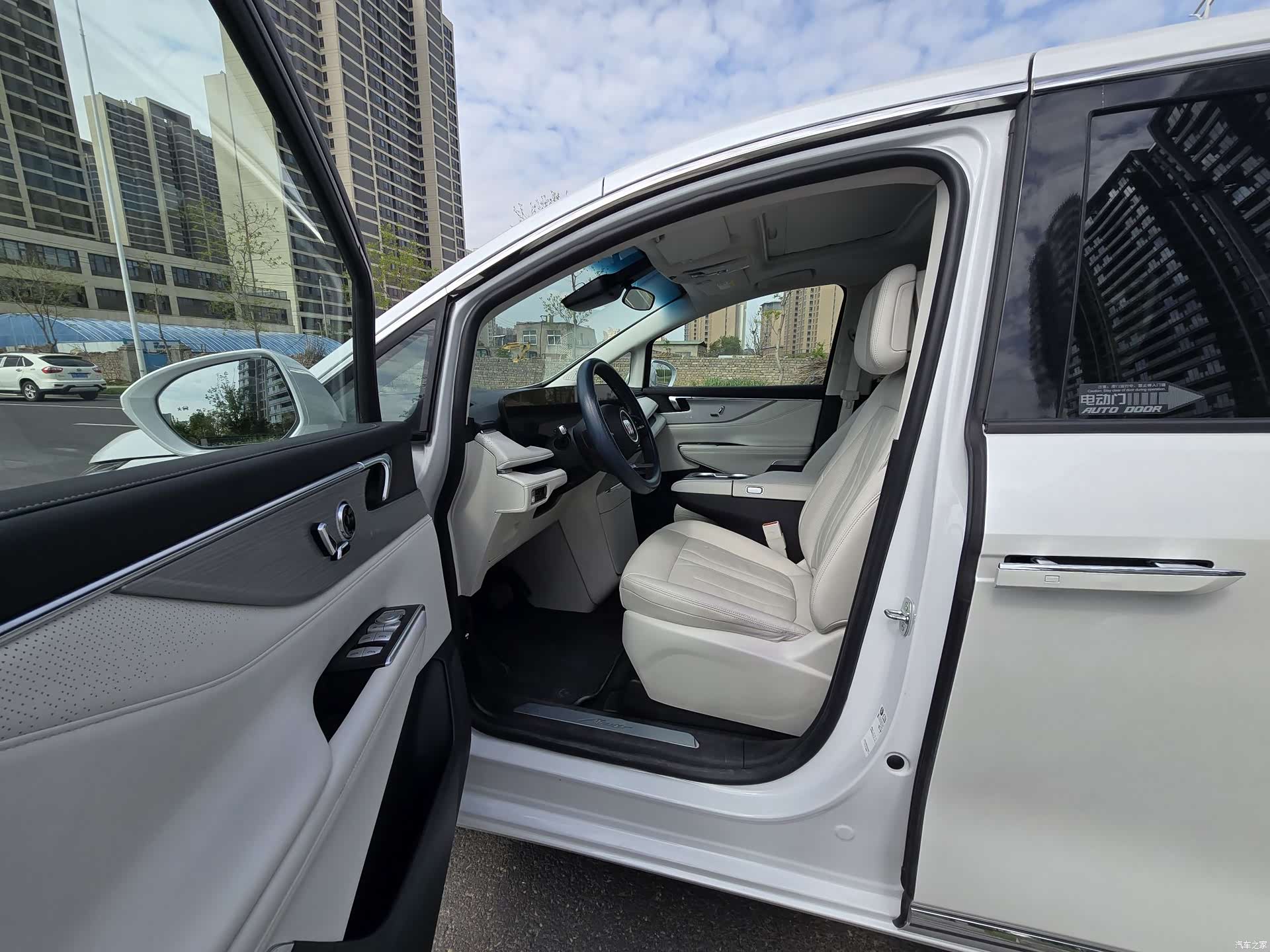 Buick GL8, 2024 4