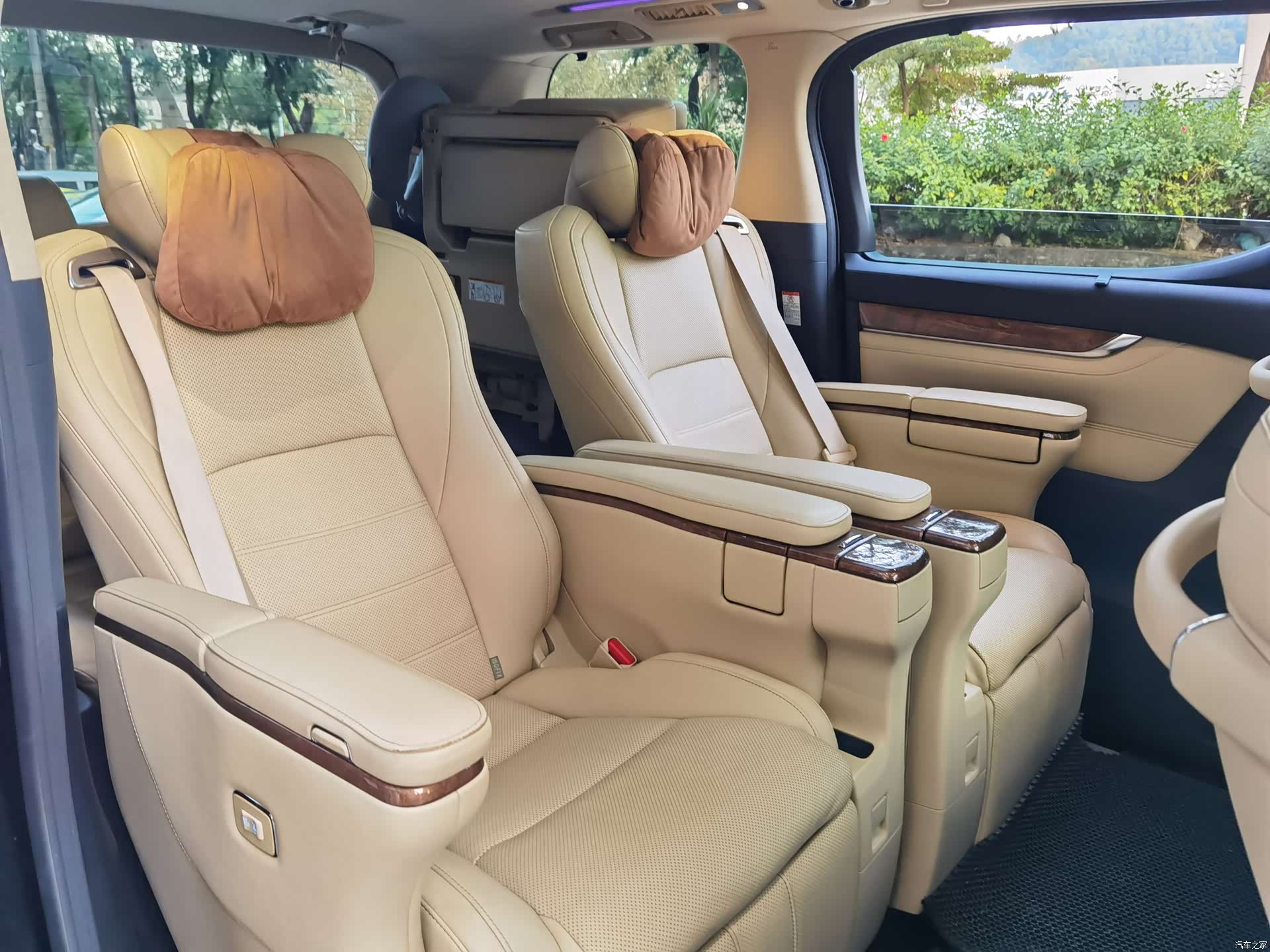 Toyota Alphard, 2016 18