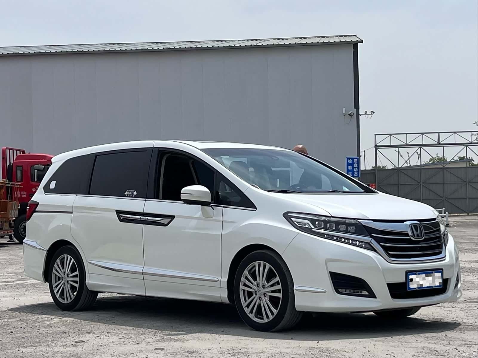 Honda Elysion, 2017 3