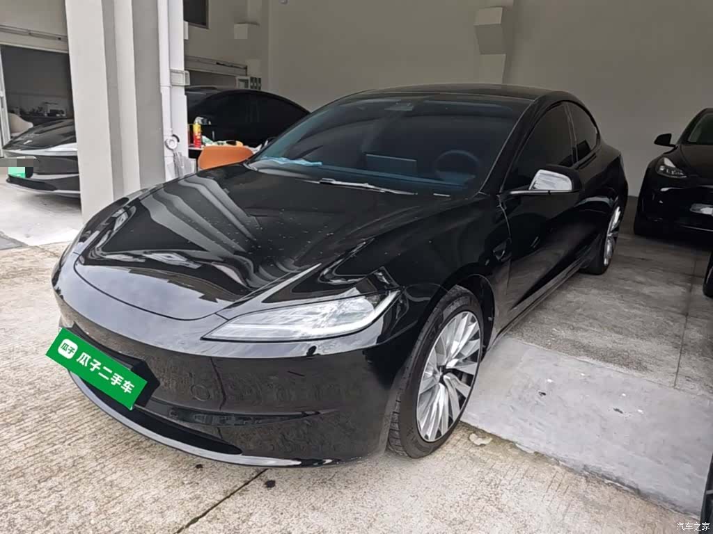 Tesla Model 3, 2024 1
