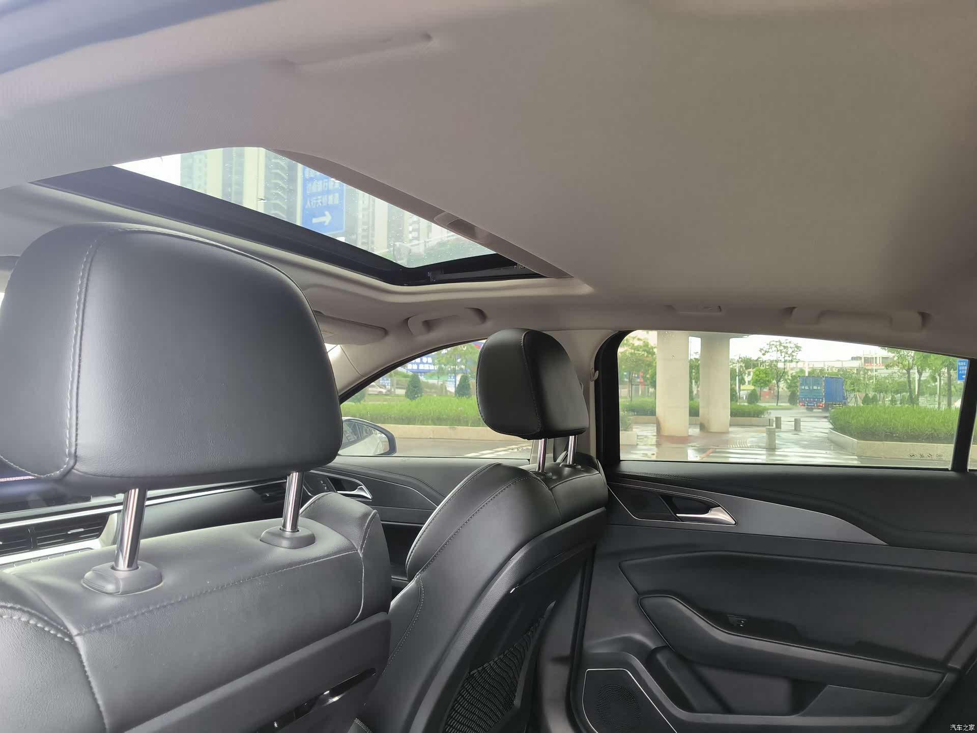 Hongqi H5, 2020 9