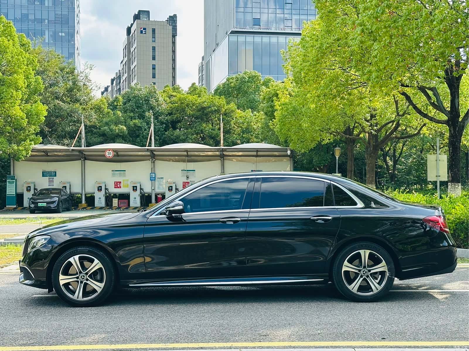 Mercedes-Benz E-Class, 2020 3